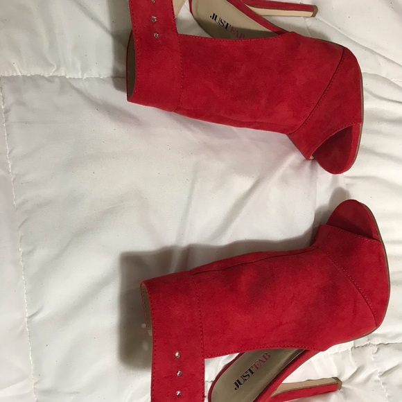 Red just fab heels. (Velvet). Size 5.5. - Picture 4 of 8